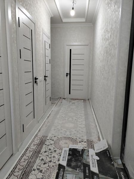 Квартира хорошем районе есть корзинка,макро,поликлиника,школ