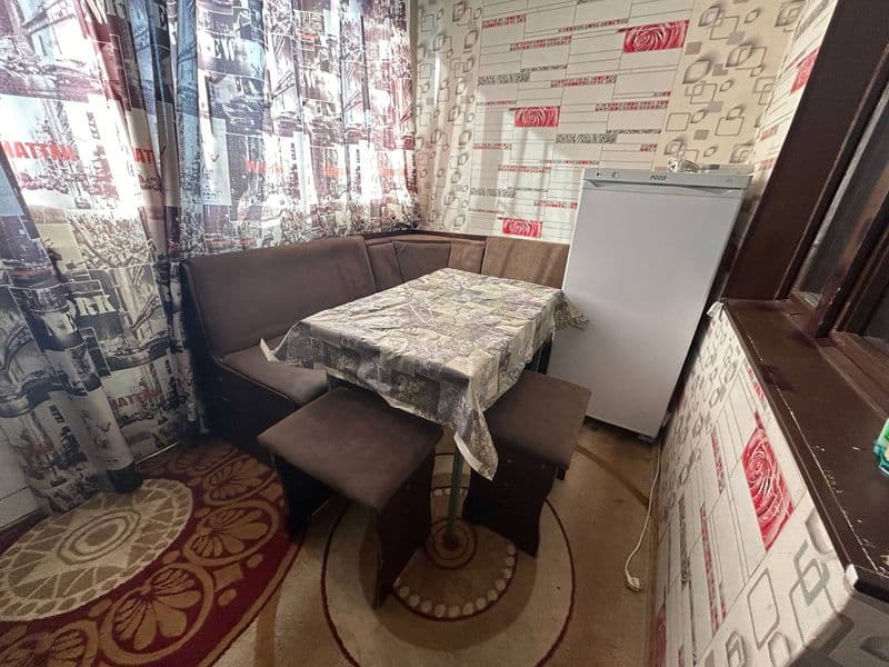 Сдаю 1ком переделанную в 2х комнатную с обстановкой на долги — фото 2