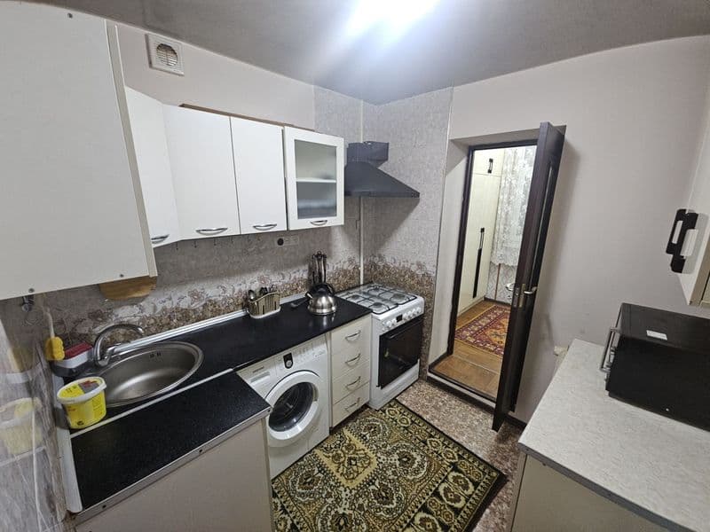 Аренда чиланзар 5.  Трёх комнатная.  Балкон 2*6.  Есть телев — фото 5