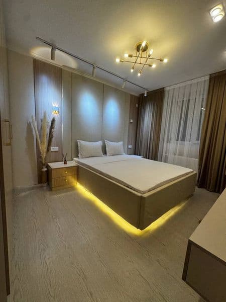 Сдается 2 комнатная квартира<br />
Район: Максим Горький<br 