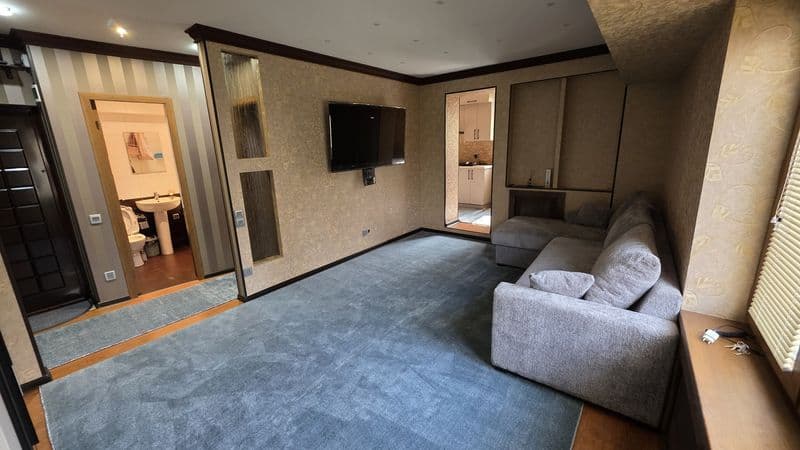 НЕ МАКЛЕР. Сдаю СВОЮ 1 переделан в 2х) комнатную квартиру Юн