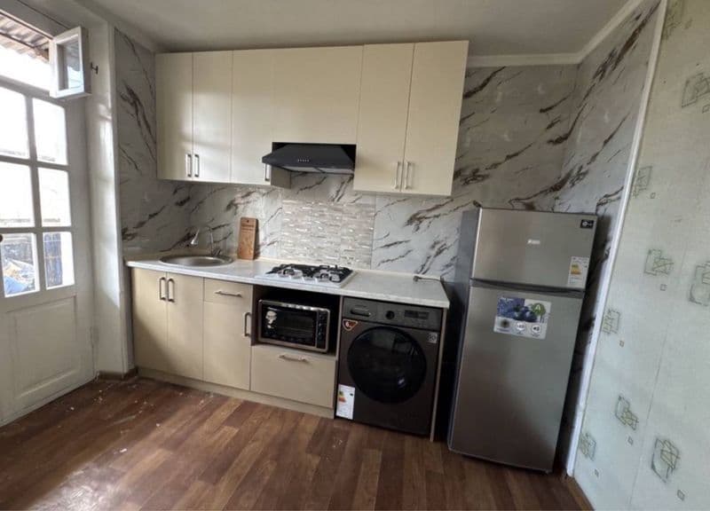 Новомосковская<br />
1/5/5<br />
400$<br />
Со всеми удобств