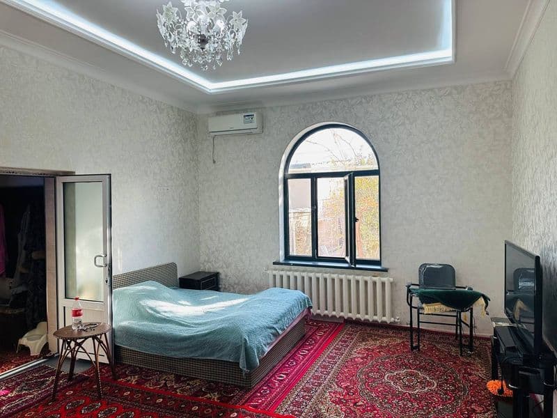 Миллий университет олдида квартира бор<br />
Цена: 200$<br /