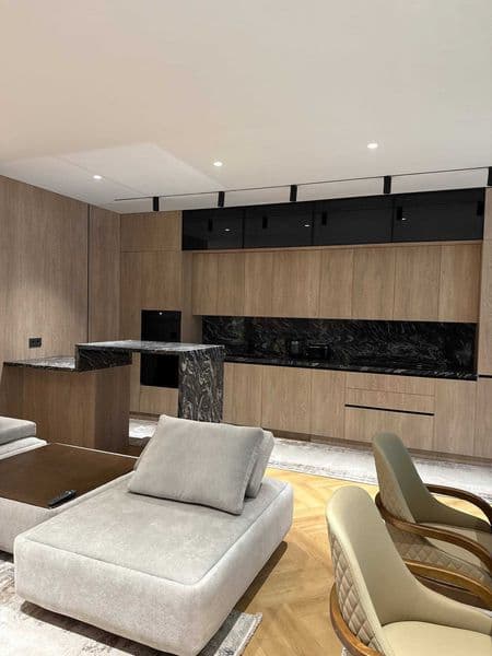 Район: Яккасарайский<br />
Ориентир: Piramit tower<br />
Ули