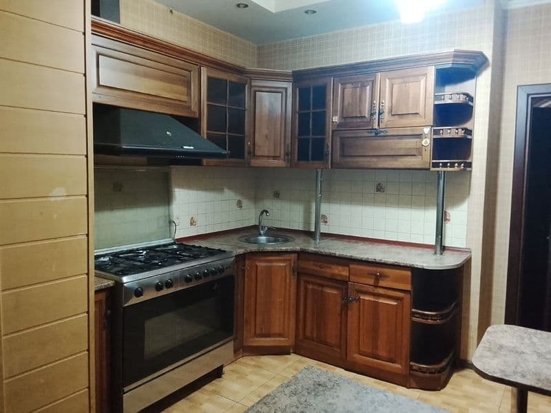 Сдам 3 комнатную квартиру все удобства есть