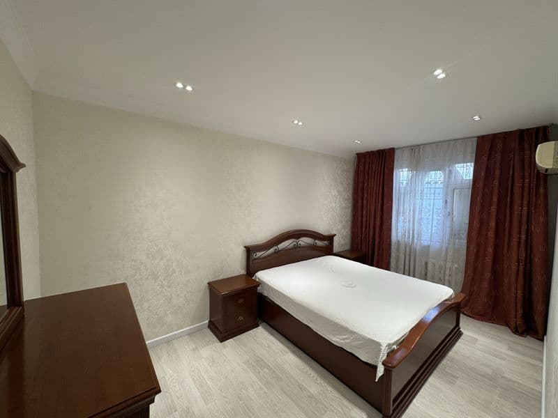 4/6/9 Метро Ойбек! За офисом Huawei<br />
Аренда-1000 $<br / — фото 3