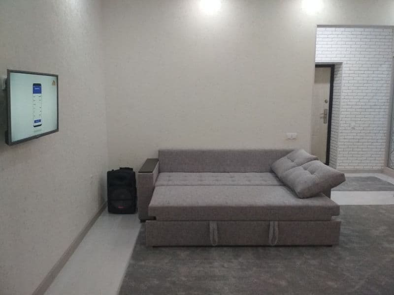 3-bekat metro yonida, shinam va yorug‘ uy. Hamma narsasi bor