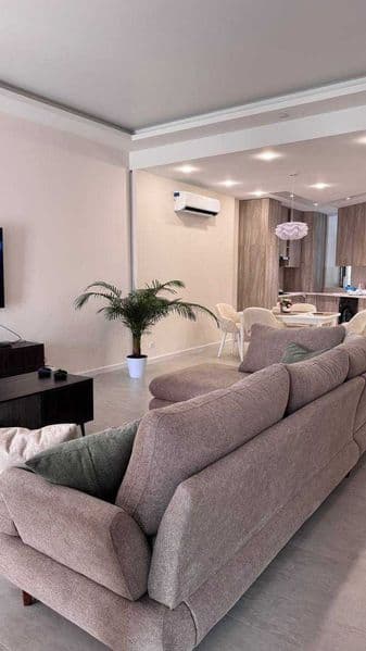 • Район: Мирабад<br />
• ЖК: Айбек<br />
• Комнат: 2<br />
• — фото 2