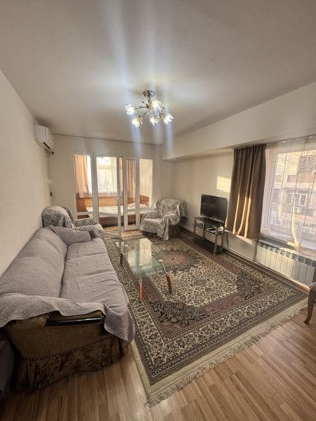 Полностью укомплектована однокомнатная квартира переделанная