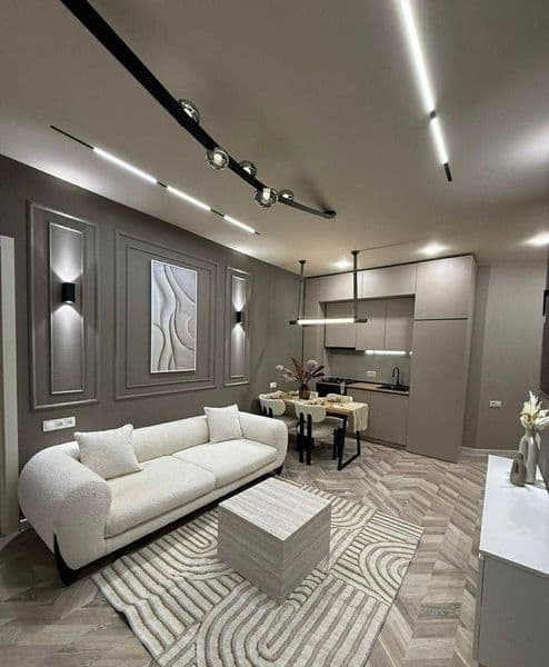 2 комнатную квартиру на 2 этаже,<br />
В квартире есть все н