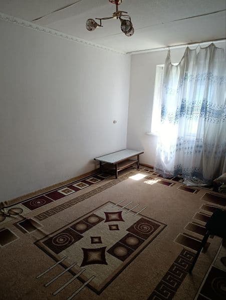 Массив Ялангач парк Локомотив 1-комнатная 2-этаж 4-этажнего 