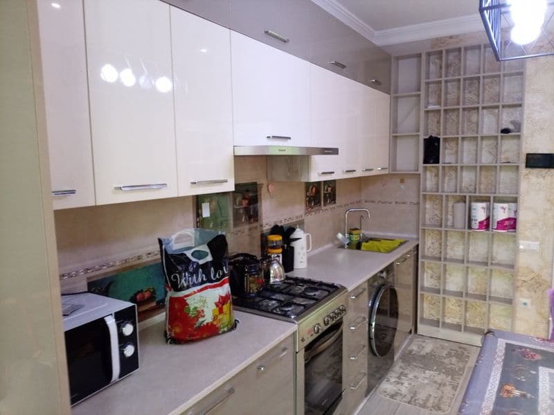 Уч тепа такачда 3 хона 6 етаж 9 етажли оилага ижарага берила