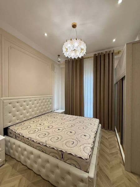 Yakkasaroy tumanida, Oybek metrosi yonida 2 xona. shinam va 