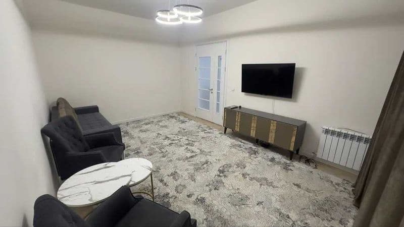 Сдаётся 2-комнатная квартира в современном доме, район Алмаз — фото 4