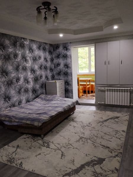 Сдается комната на подселение. Нужна девушка или женщина. Вс