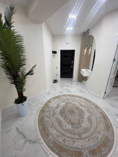 Чиланзар 8 кварталда жойлашган 8 этажли уйнинг 3 этажида жой