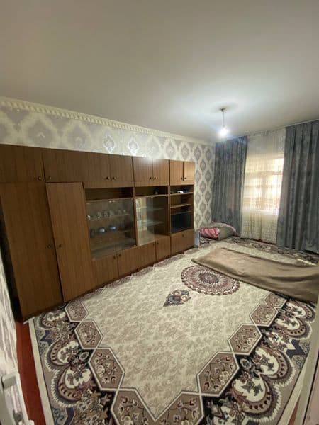 Sergeli-1 hududida, metroga yaqin joylashgan kvartirada xona