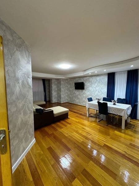 Аренда Мирзо Улугбек Хамид Олимжон Дархан & Алайски <br />
<