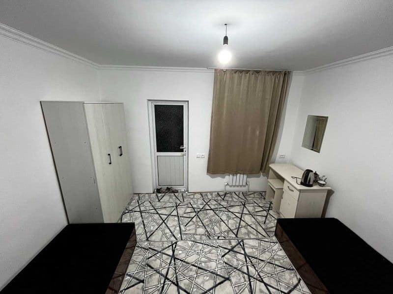 Kvartira Arendaga Faqat qizlar<br />
Erkak kishi, yosh bolal