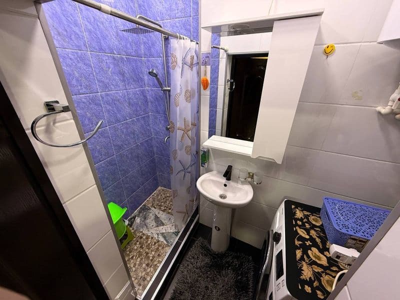 Сдаётся чистая, уютная квартира на первом этаже от собственн — фото 4