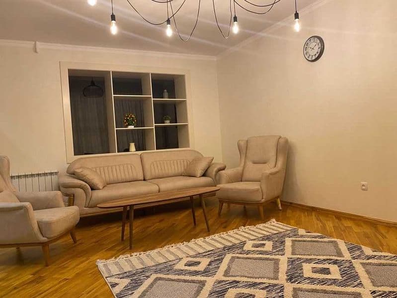 Район: Мирзо-Улугбекский<br />
Адрес: Дархан<br />
Ориентир: