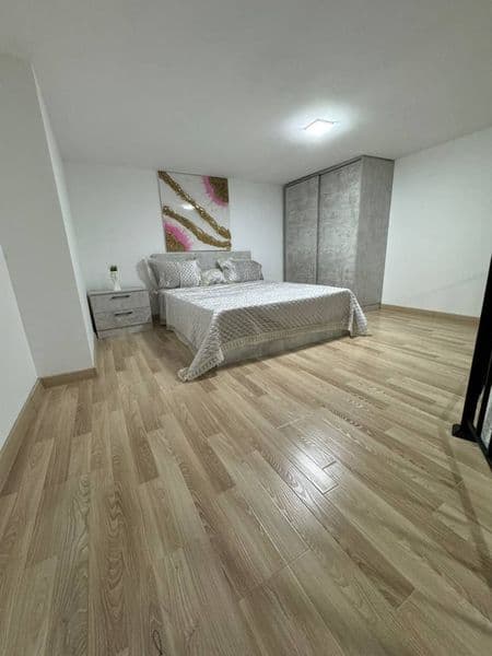 Сдам квартиру по улице Махтумкули с мебелью с техникой двух  — фото 3