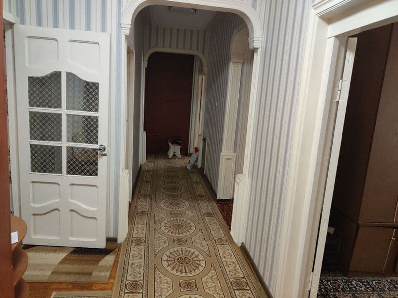 Юнусобод 19 квартал 1 домда 4 хонали квартира ижарага берила