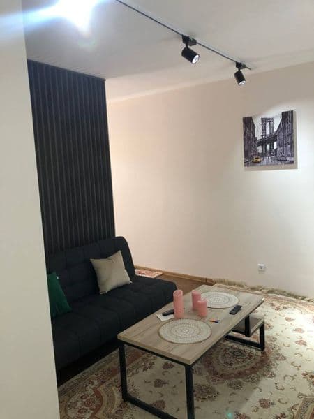 Сдается своя 1 комнатная(переделанная в 2 комн.). Имеются вс — фото 2