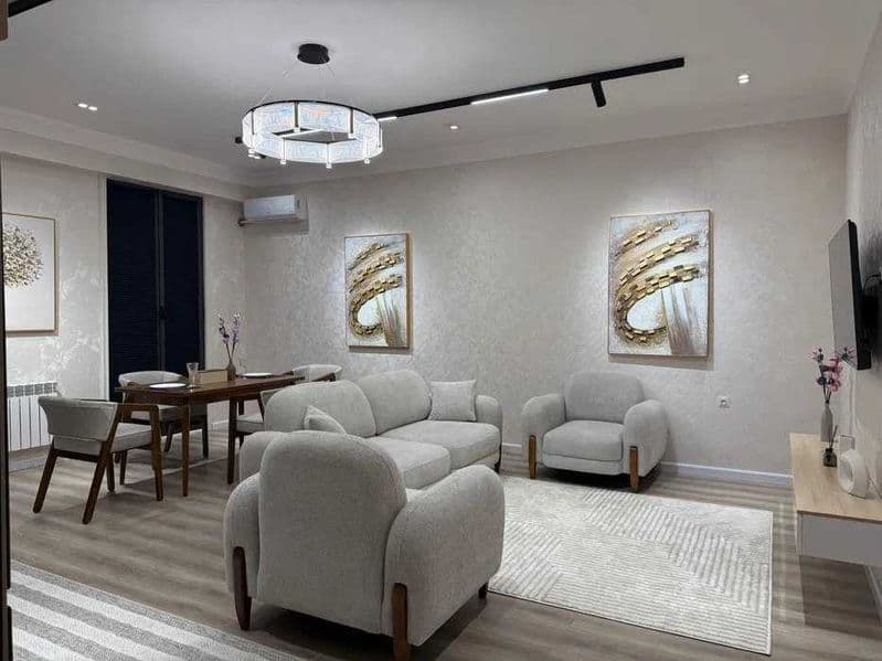 Район: Юнусабад<br />
• Адрес: ЖК "Yunusabad Residence"<br /