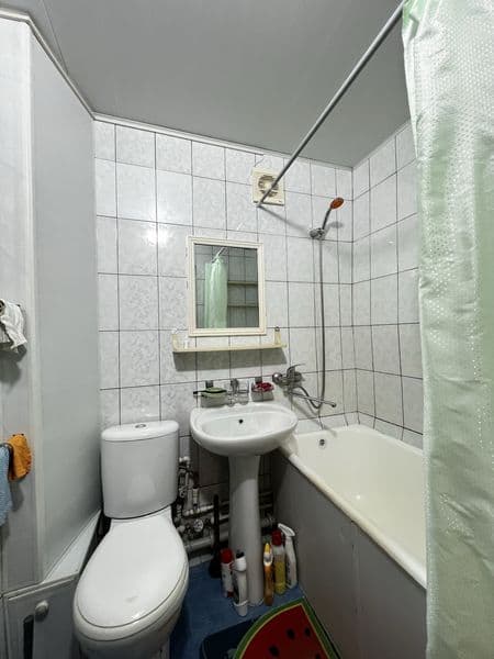 4 комнатная квартира в кирпичном доме. 77 серия. Со всеми уд