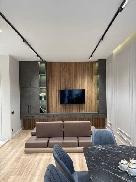 Район: Мирабадский<br />
Адрес: метро Ойбек<br />
<br />
• К — фото 4