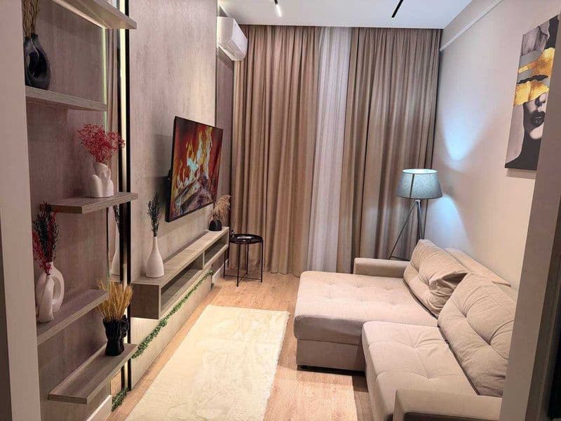 1-комнатная квартира с современным ремонтом<br />
<br />
Сда