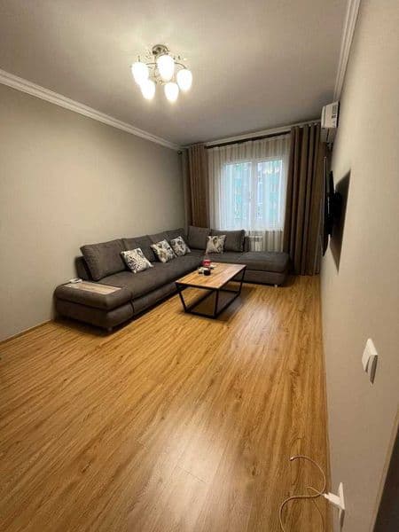 Сдается квартира с красивым ремонтом<br />
<br />
• Район: Ю