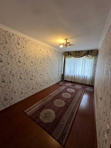 Gagada Gafur Gulom metrosini oldida kv bor 2 ta bolaga kv ko