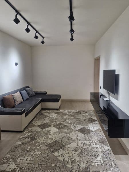 Сдаю на долгий срок свою квартиру со всеми удобствами.<br />