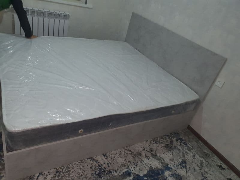 Chilonzor Algoritmda Zarhol tuyxona oldida 2 xonali kvartera