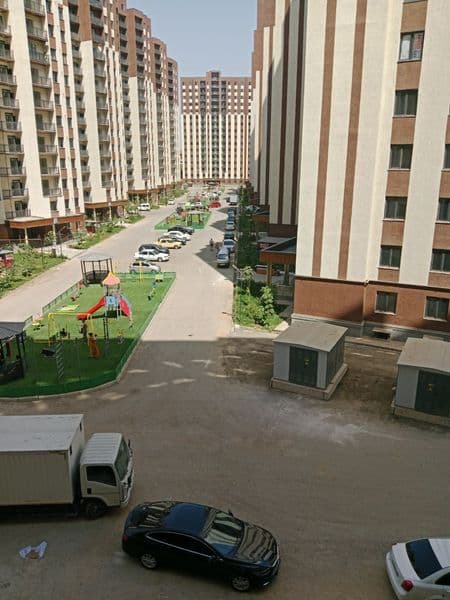 Урикзор бозори ёнида жойлашган янги курилган квартирага ижар