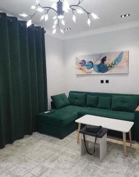 Район - Мирзо-Улугбекский<br />
Ориентир - Эвос<br />
Комнат