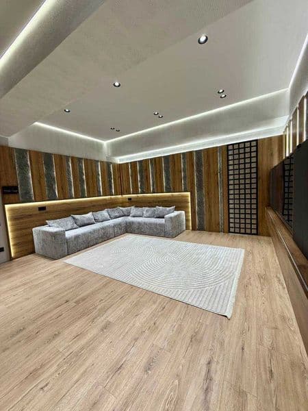 Жилой комплекс: Oybek<br />
Комнат: 3<br />
Этаж: 3 <br />
П