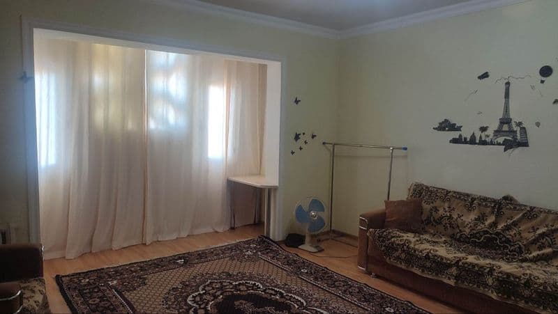 Квартира находится за кафе Дархан, центр города,хорошая лока