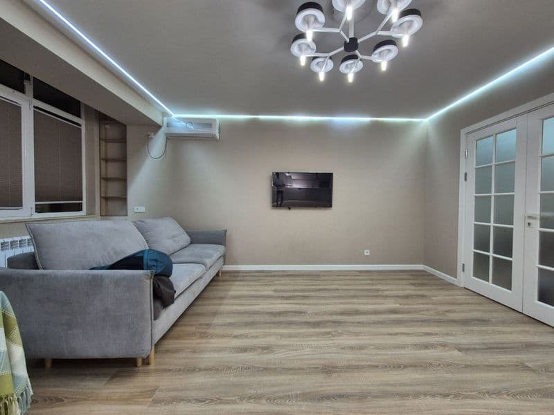 Сдаётся 2/4/4 с новым ремонтом, мебелью и техникой ( холодил — фото 4