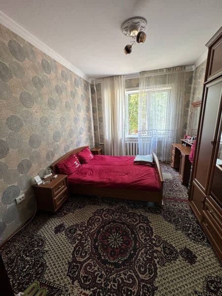 Район - Алмазарский<br />
Ориентир - Галаба боги<br />
Комна