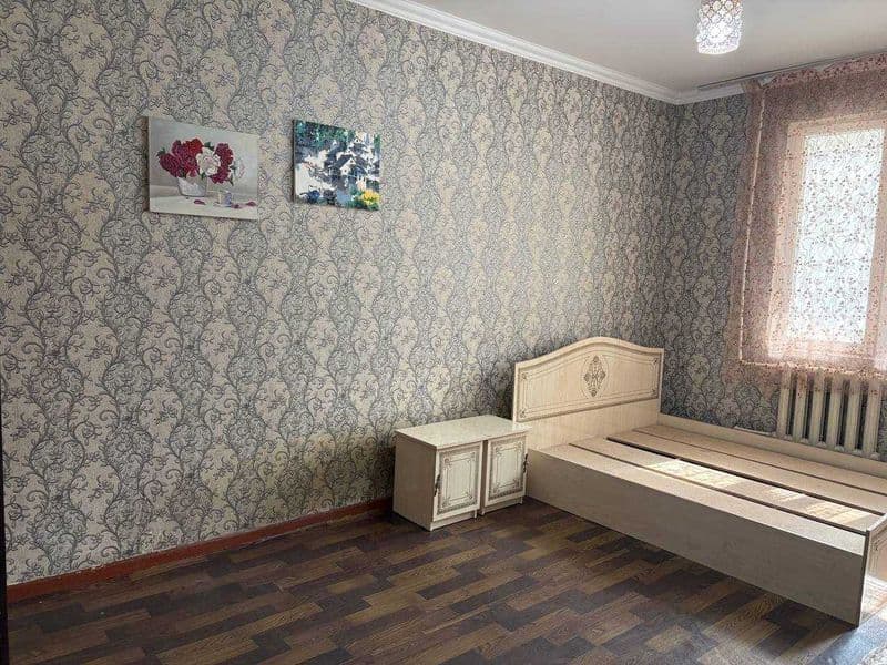 Ижарага 1 хонали квартира берилади<br />
Холодильник, мебель