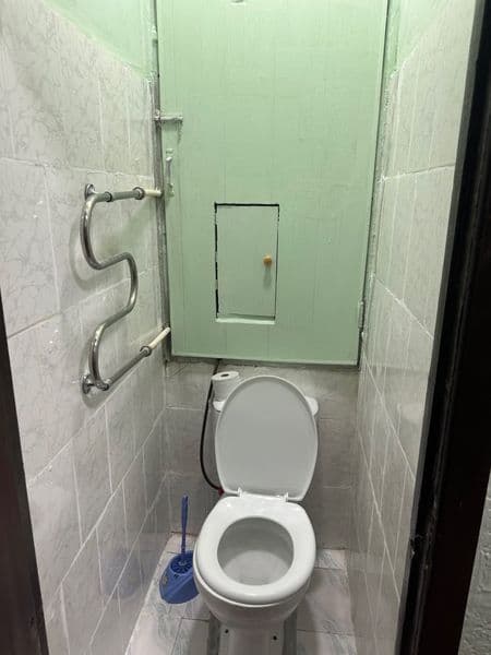 Farxadski bozor yaqinida joylashgan uyimiz <br />
3 xonali < — фото 3