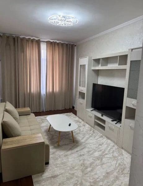 Сдаётся 2/4/4 52м² Новомосковская стадион Старт на долгий ср