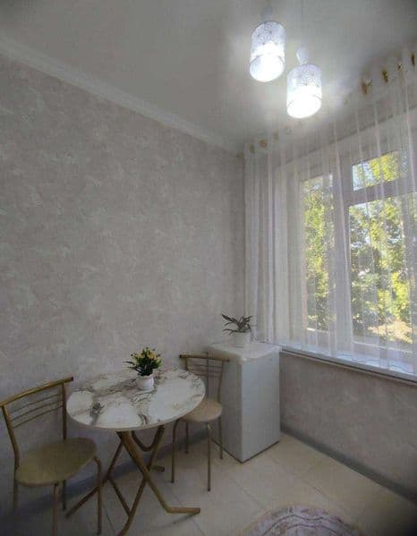 Юнусабад -11 сдаётся отличная однокомнатная квартира с обста