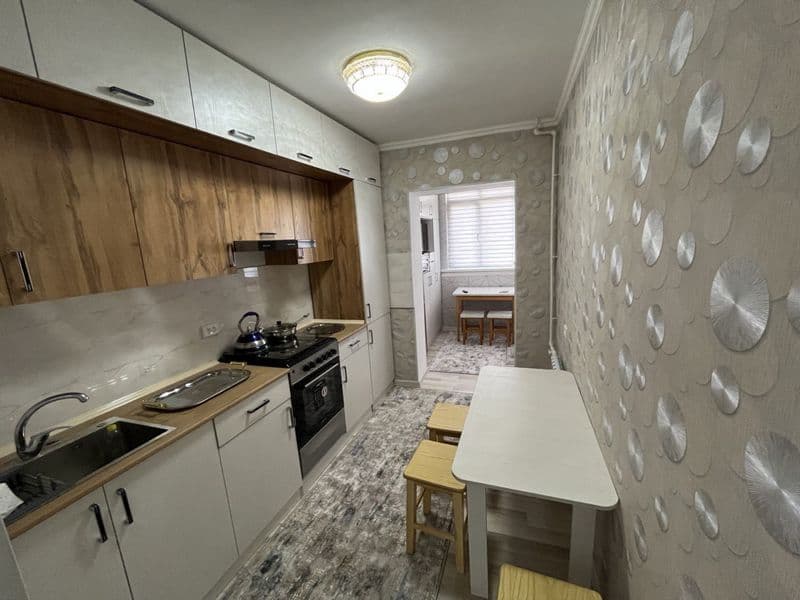 3 ком./3/4 Квартира.<br />
70кв.м +12кв.м балкон<br />
Сдаёт