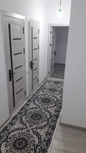 Водникда 3 хонали уй оила куйилади без маклер 400$<br />
991