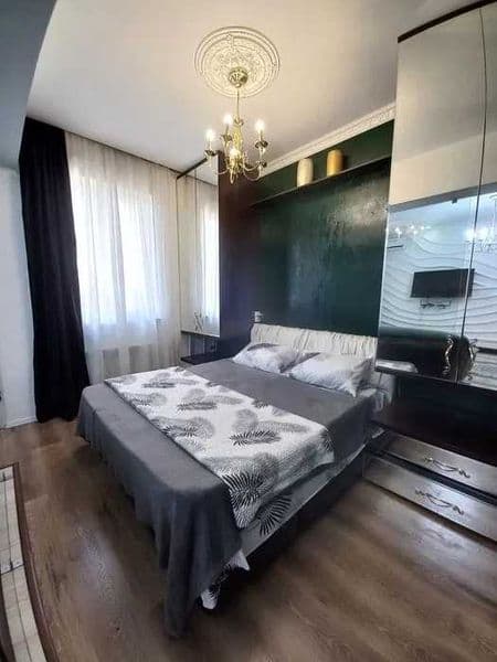 Район: Яккасарайский<br />
Адрес: бобур<br />
<br />
Комнат: — фото 2