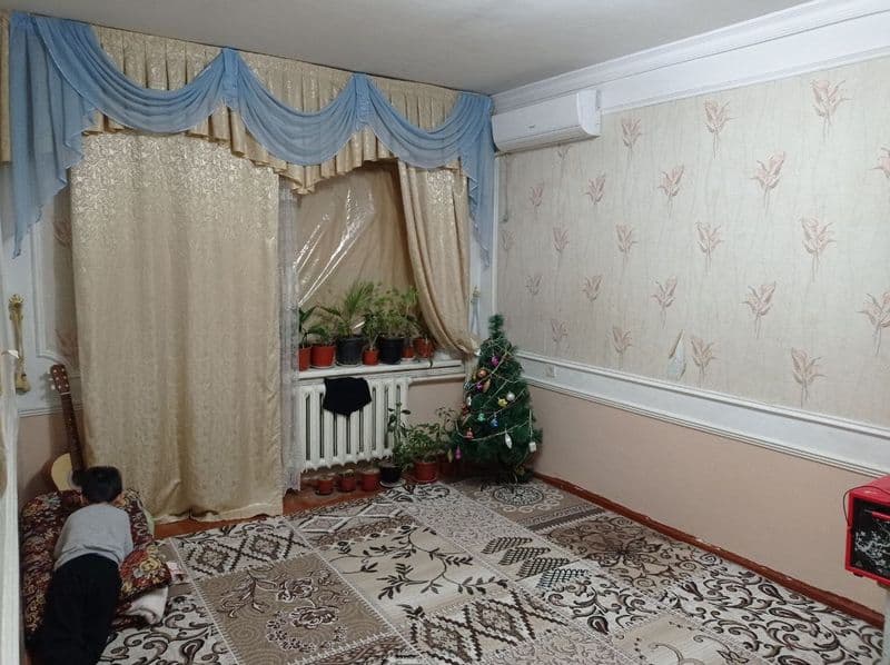 Bodomzor metroga yaqin kvartira bollar<br />
 uchun sherikli